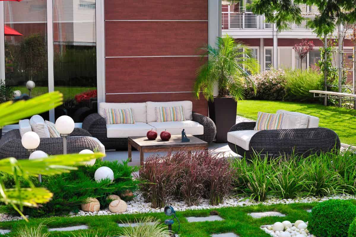 mezclar muebles claros y oscuros estilo clasico