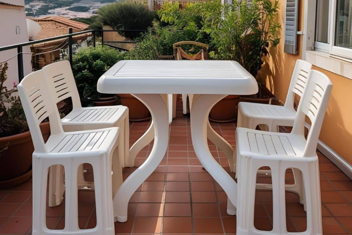 plastic tables how to clean