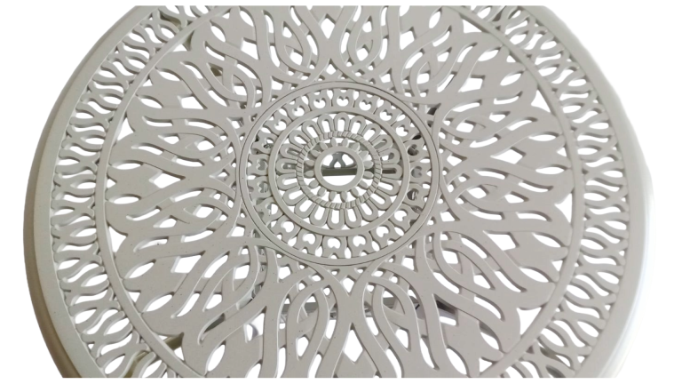 Canarias Aluminium White Table 90 +4 Canarias Chairs